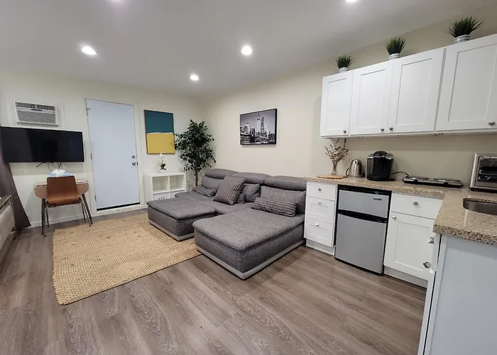 Guest Suite Near La Cienega Park Beverly Hills