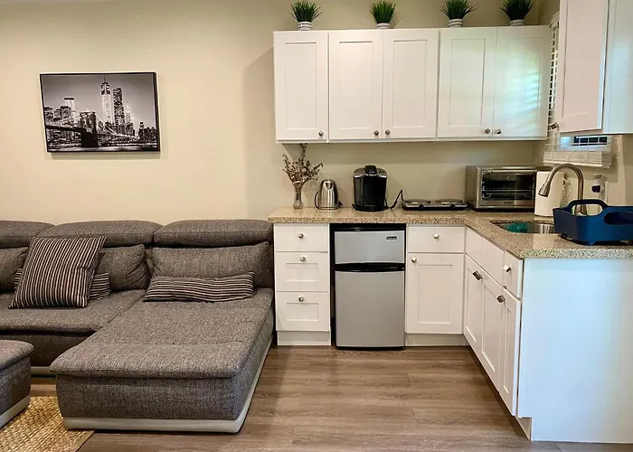 Guest Suite Near La Cienega Park Beverly Hills
